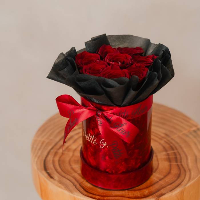 Preserved Roses - Petite Round box