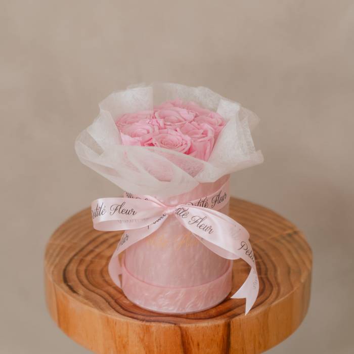 Preserved Roses - Petite Round box