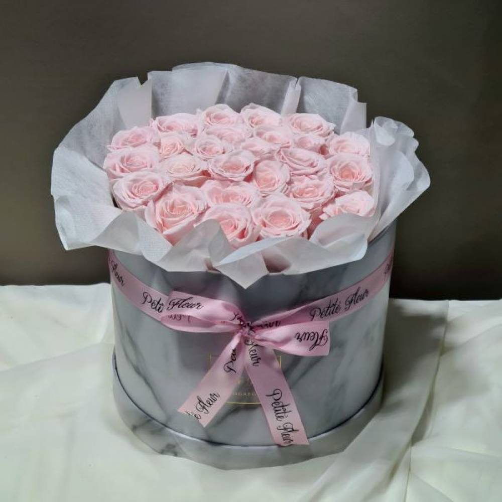 Preserved Roses - Petite Round box