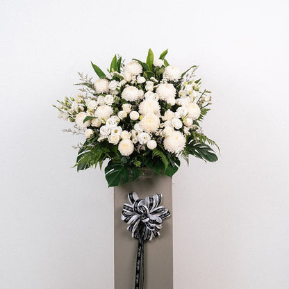 Classic Sympathy Wreath